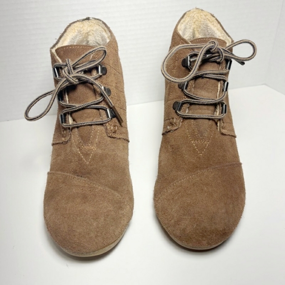 TOMS - Desert wedge brown suede with shearling wedged boots - Picture 3 of 7